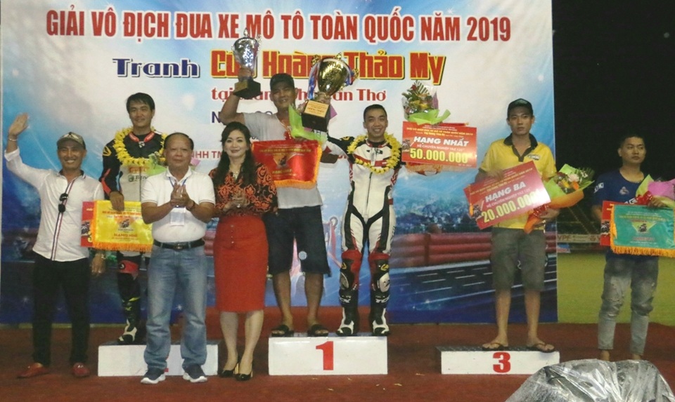 Kịch tính giải đua xe mô tô toàn quốc chào mừng 2/9 - 2