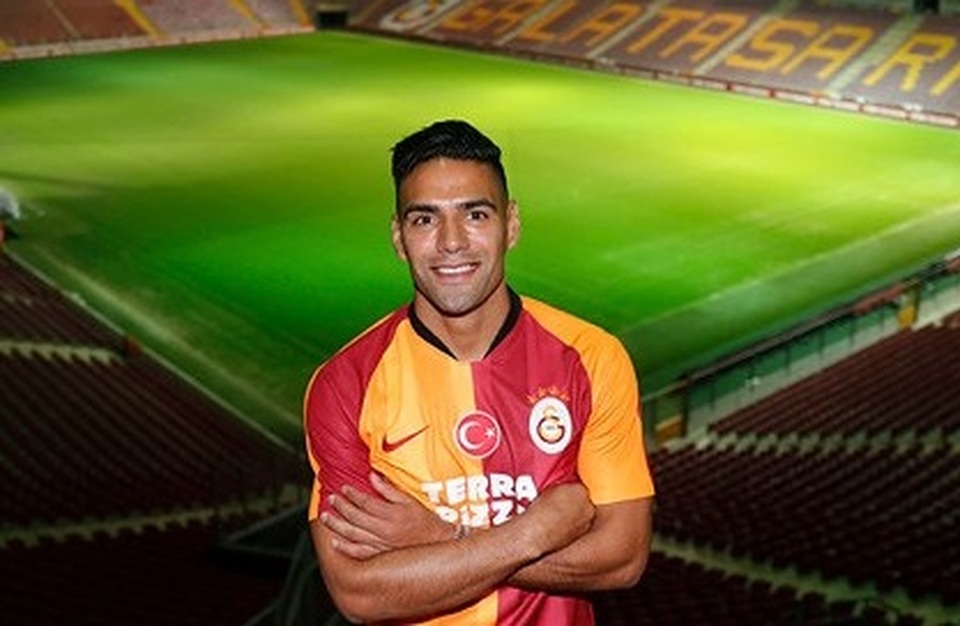 Hàng loạt thương vụ lớn phát nổ trong ngày cuối “chợ Hè” 2019 - 4 Hàng loạt thương vụ lớn phát nổ trong ngày cuối “chợ Hè” 2019 - 4