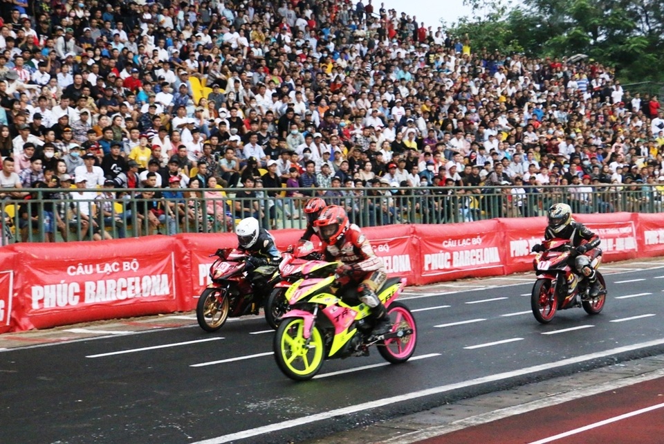 Kịch tính giải đua xe mô tô toàn quốc chào mừng 2/9 - 5