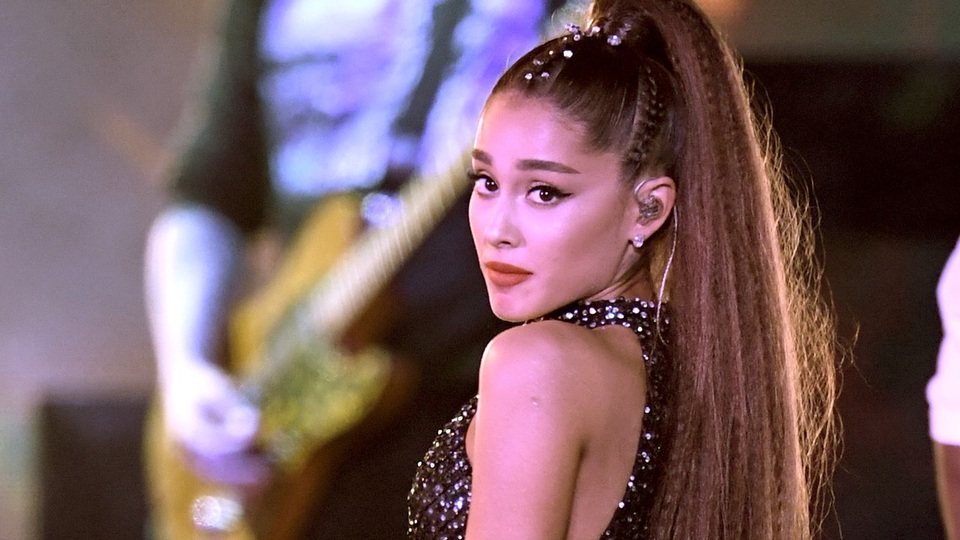 Nữ ca sĩ Ariana Grande trầm cảm ở tuổi 26 sau khi kiếm bộn tiền trong năm 2019 - 3 Nữ ca sĩ Ariana Grande trầm cảm ở tuổi 26 sau khi kiếm bộn tiền trong năm 2019 - 3