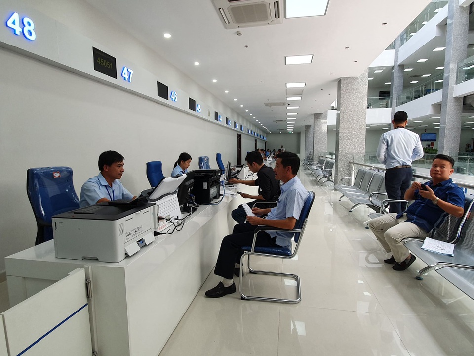 Quảng Ninh khánh thành trụ sở Trung tâm phục vụ hành chính công 150 tỷ đồng - 4 Quảng Ninh khánh thành trụ sở Trung tâm phục vụ hành chính công 150 tỷ đồng - 4