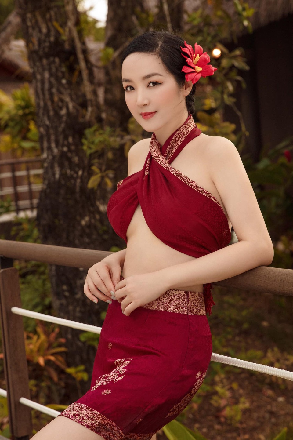 Hoa hậu Giáng My diện bikini khoe vóc dáng gợi cảm ở tuổi U50 - 5 Hoa hậu Giáng My diện bikini khoe vóc dáng gợi cảm ở tuổi U50 - 5