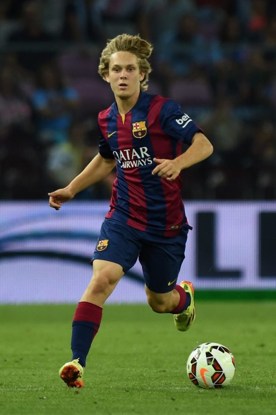 Cựu tiền vệ Barcelona theo chân Văn Hậu cập bến SC Heerenveen - 2 Cựu tiền vệ Barcelona theo chân Văn Hậu cập bến SC Heerenveen - 2