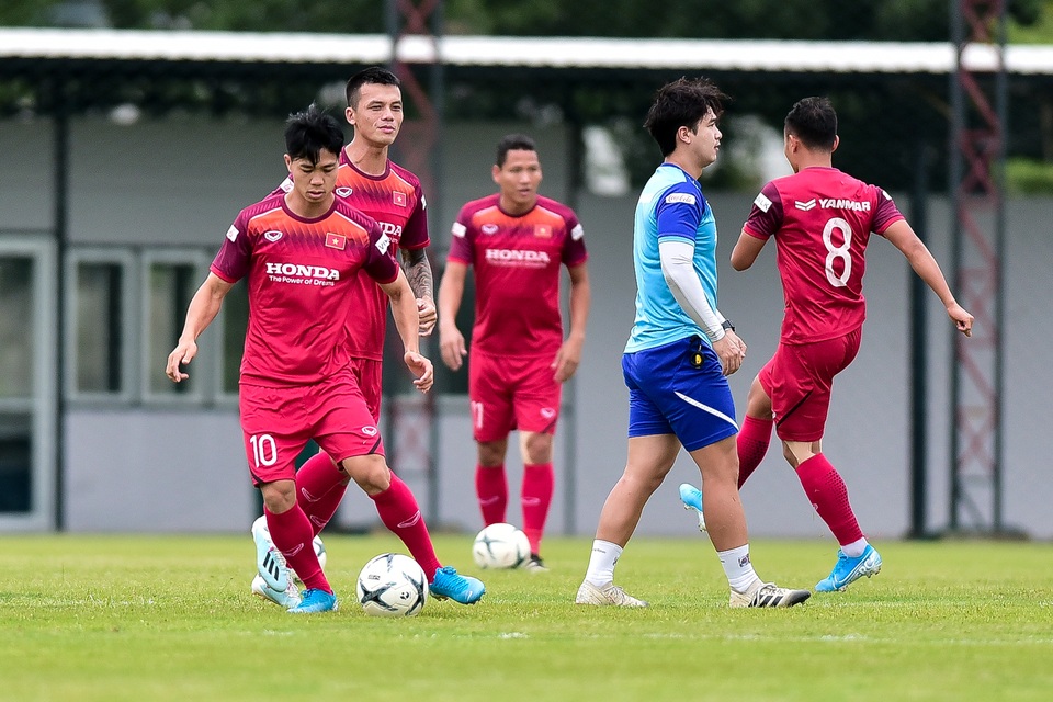 HLV Park Hang Seo ghi mật thư trong tay dành riêng cho Trọng Hoàng - 2