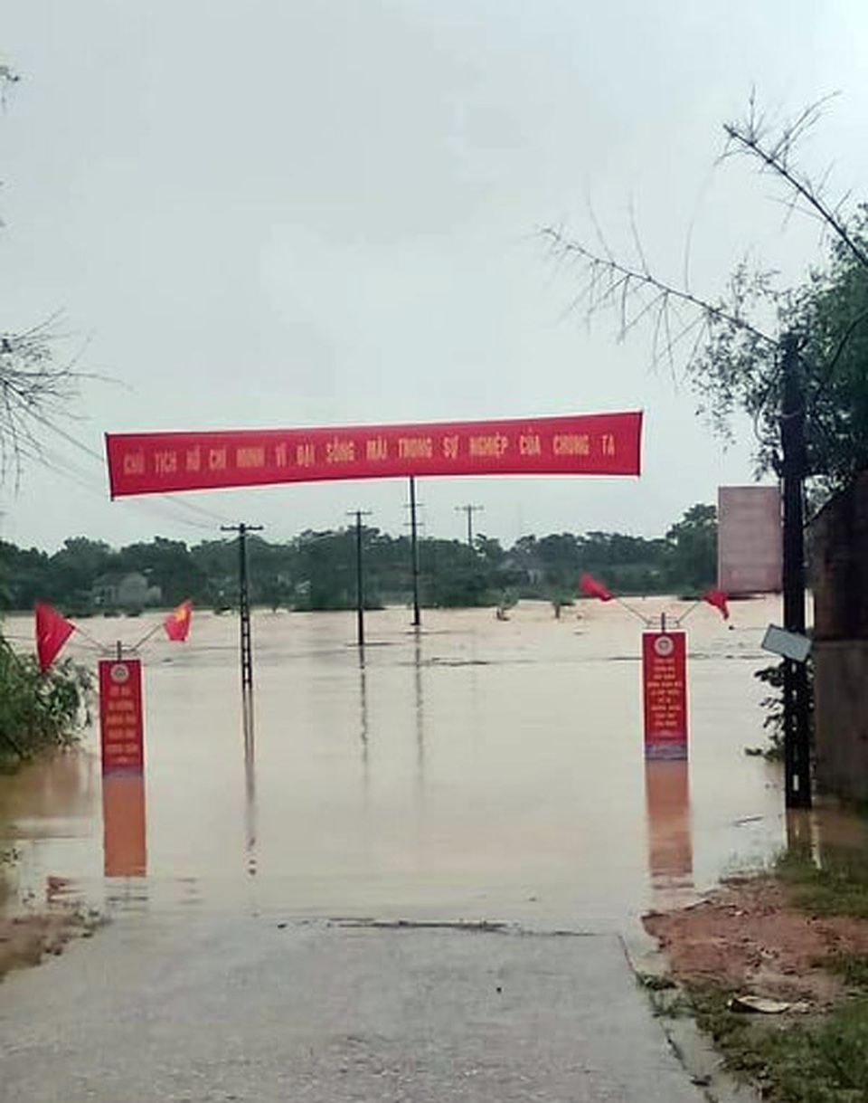 Thủy điện Hố Hô xả lũ khẩn cấp, nhiều vùng hạ du đang bị chia cắt - 8 Thủy điện Hố Hô xả lũ khẩn cấp, nhiều vùng hạ du đang bị chia cắt - 8