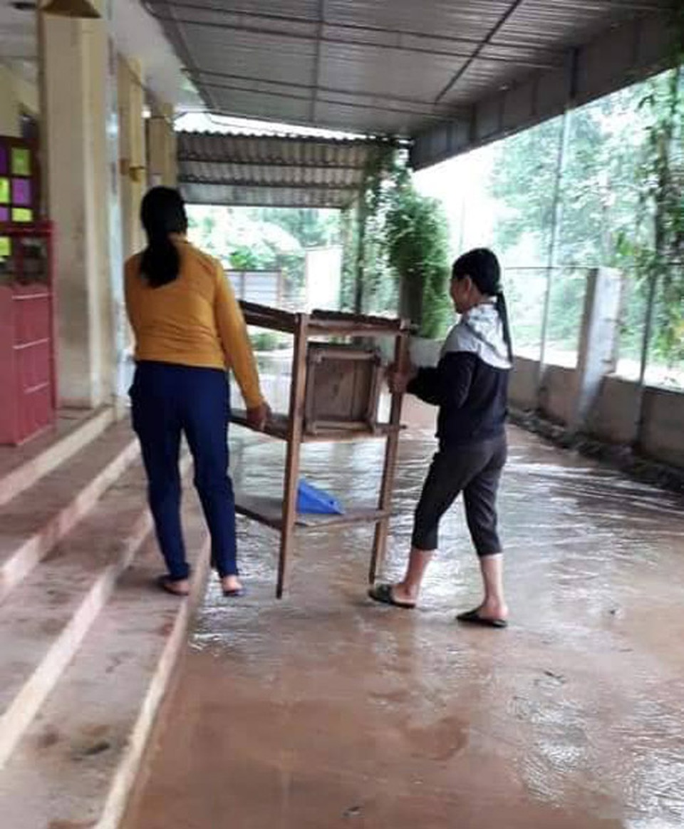 Hà Tĩnh: 222 trường không thể tổ chức lễ khai giảng do mưa lũ - 2 Hà Tĩnh: 222 trường không thể tổ chức lễ khai giảng do mưa lũ - 2