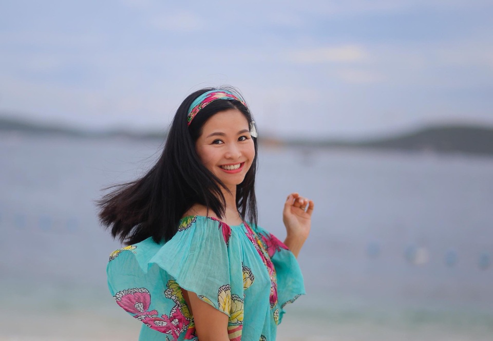 Bất ngờ trước nhan sắc xinh đẹp, không tuổi của NSƯT Đặng Châu Anh - 2 Bất ngờ trước nhan sắc xinh đẹp, không tuổi của NSƯT Đặng Châu Anh - 2