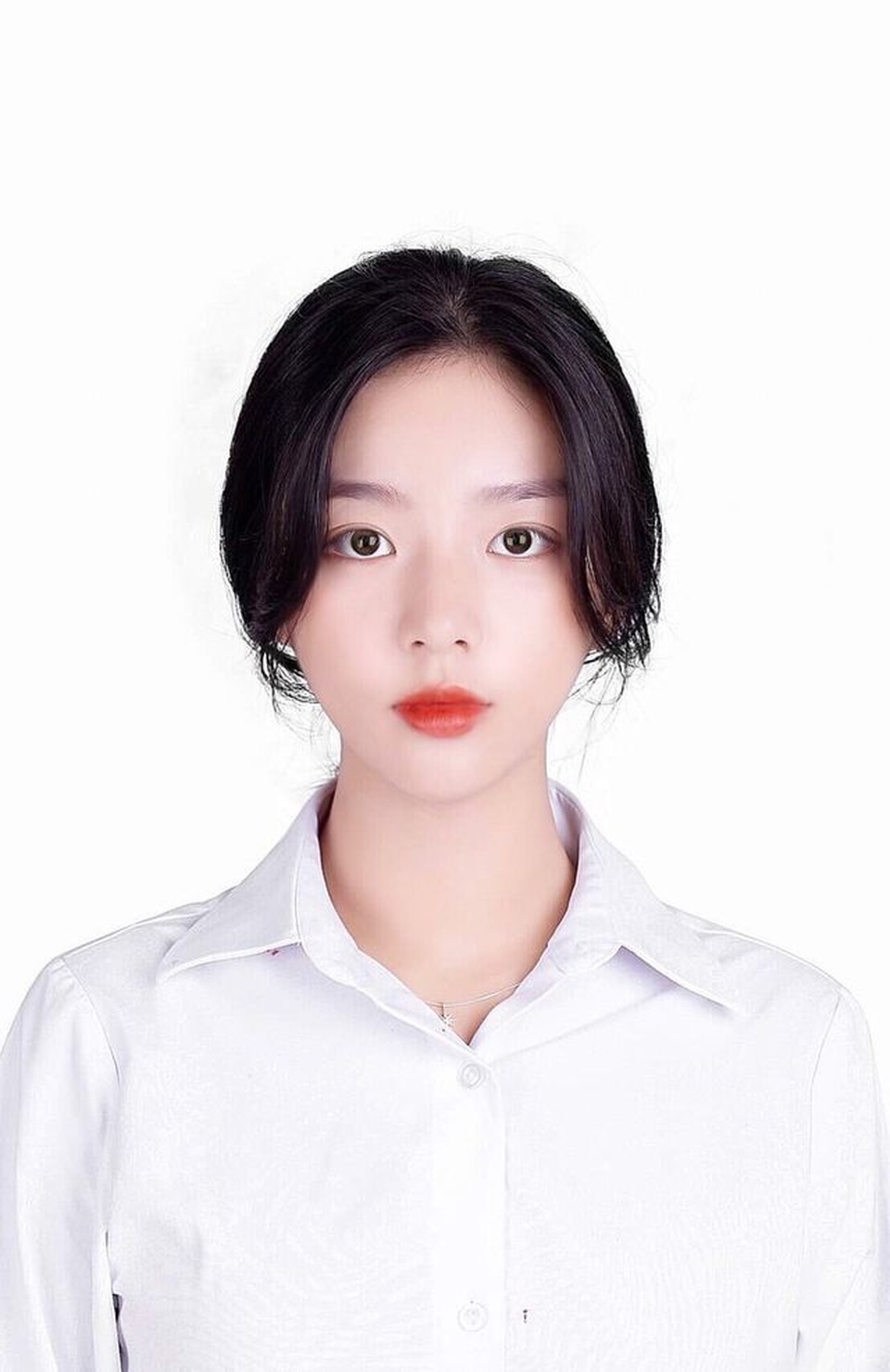 Những gương mặt nữ sinh nổi bật nhất tháng 8 vừa qua - 5
