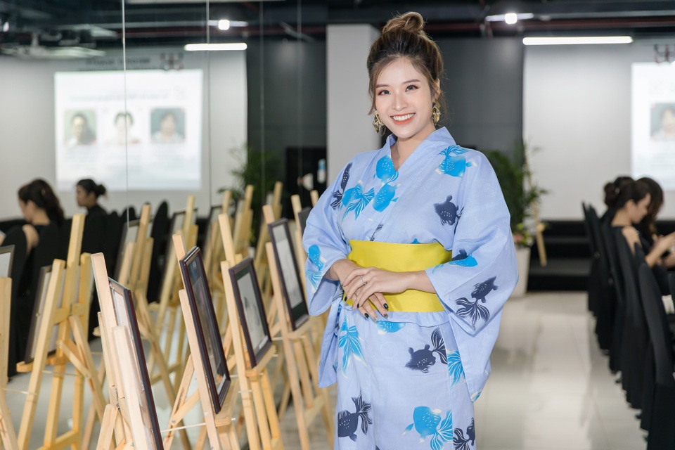 Hoa hậu Phan Hoàng Thu xinh đẹp trong trang phục Yukata Nhật Bản - 3 Hoa hậu Phan Hoàng Thu xinh đẹp trong trang phục Yukata Nhật Bản - 3
