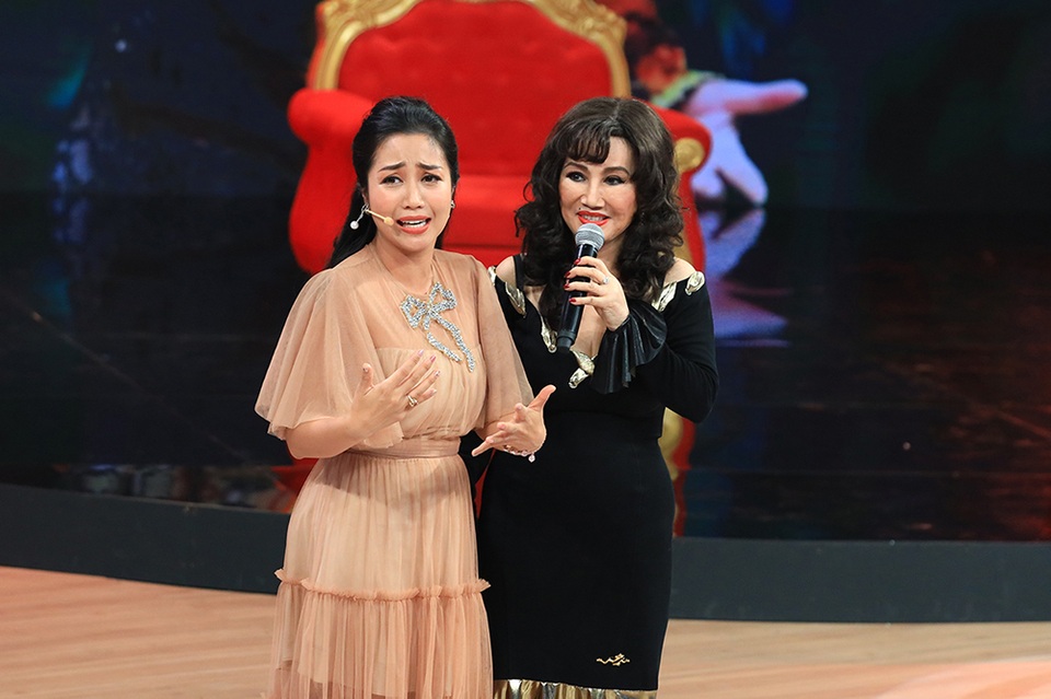 NSND Hồng Vân, Lại Văn Sâm, Chí Tài xúc động hội ngộ danh ca Thanh Lan sau 25 năm - 8 NSND Hồng Vân, Lại Văn Sâm, Chí Tài xúc động hội ngộ danh ca Thanh Lan sau 25 năm - 8