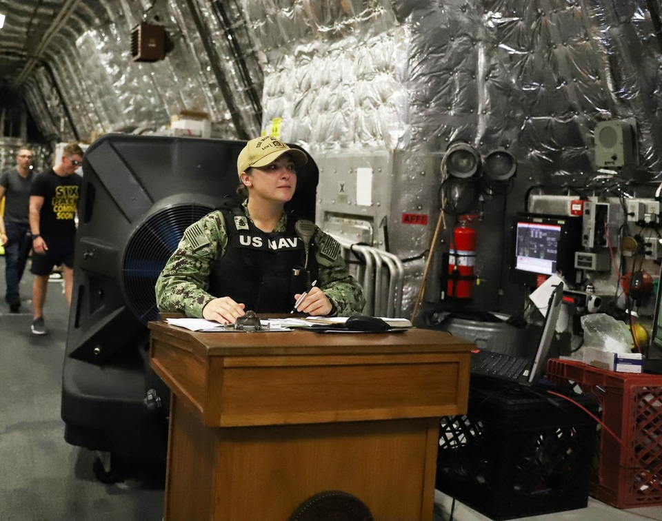 Tàu tuần duyên hiện đại nhất của Hải quân Mỹ diễn tập với ASEAN - 6