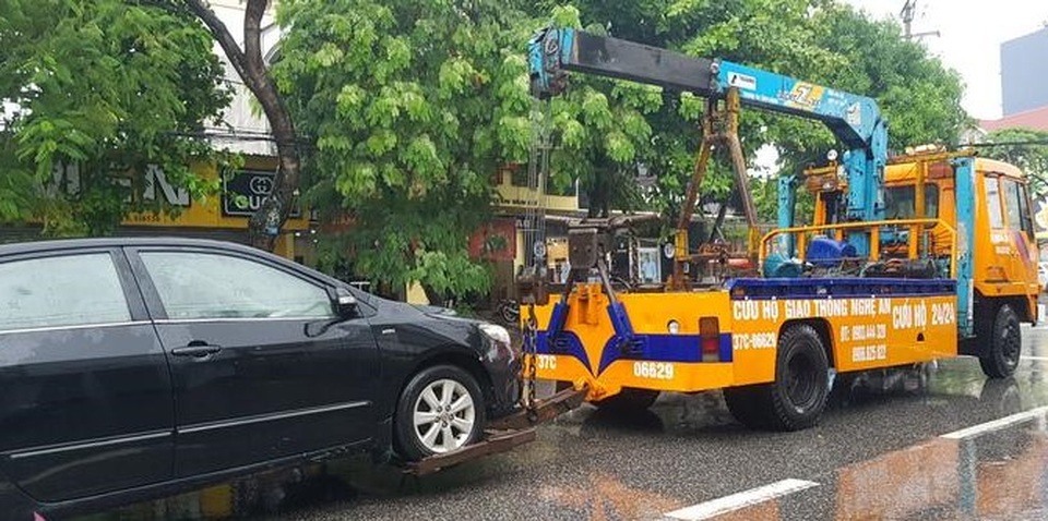 Thành phố Vinh thất thủ vì mưa lớn kéo dài nhiều ngày - 8