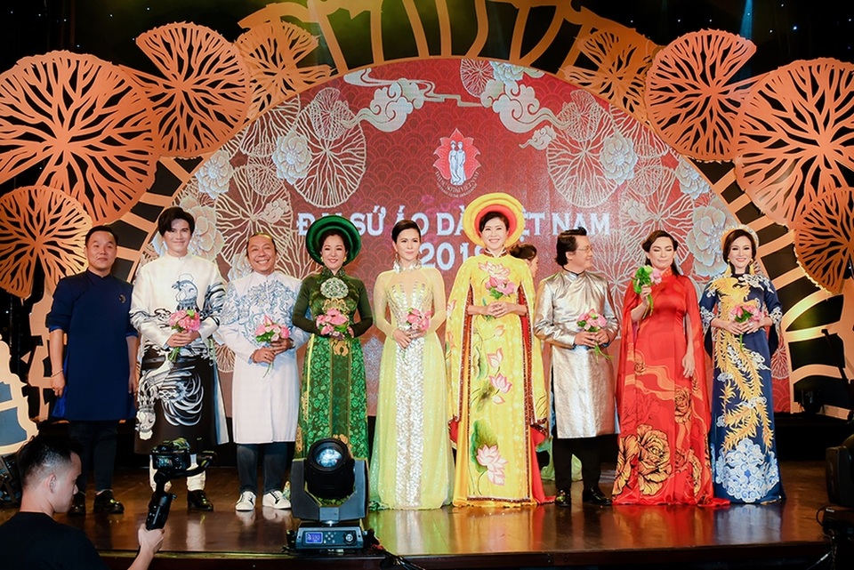 Vũ Mạnh Cường cùng Phi Nhung, Thúy Nga làm giám khảo - 1 Vũ Mạnh Cường cùng Phi Nhung, Thúy Nga làm giám khảo - 1