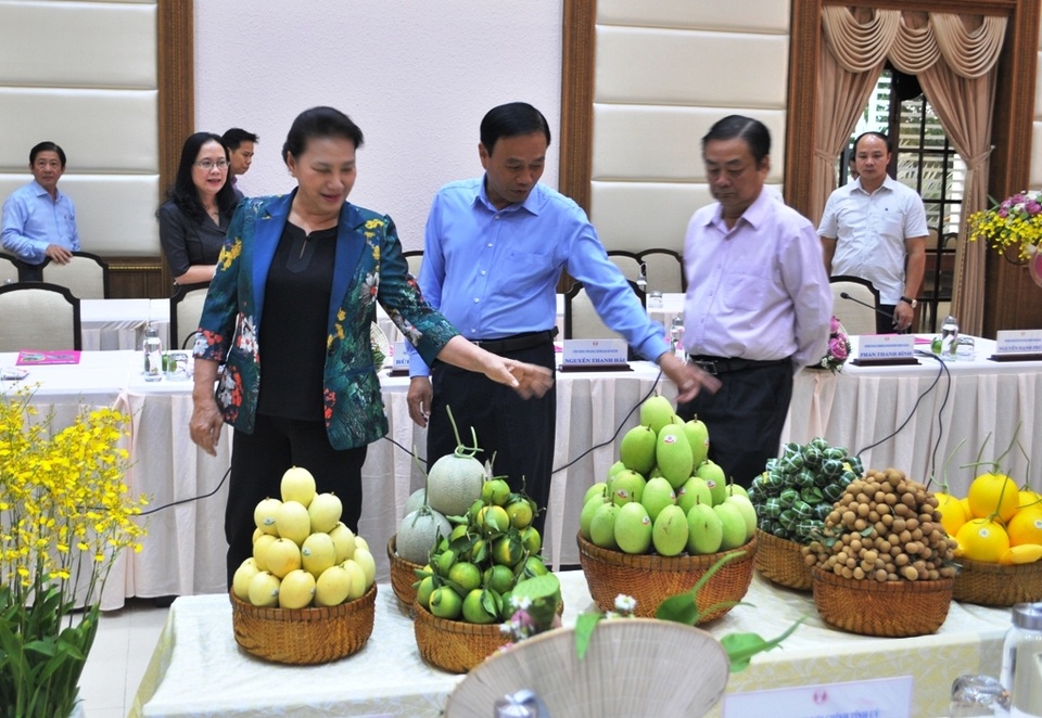 Chủ tịch Quốc hội Nguyễn Thị Kim Ngân đánh giá cao mô hình Hội quán ở Đồng Tháp - 4 Chủ tịch Quốc hội Nguyễn Thị Kim Ngân đánh giá cao mô hình Hội quán ở Đồng Tháp - 4
