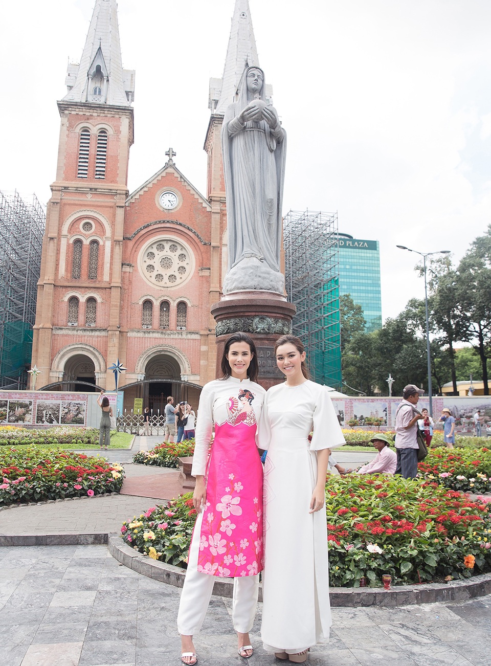 Hoa hậu quốc tế Mariem diện áo dài khi khám phá TPHCM - 8 Hoa hậu quốc tế Mariem diện áo dài khi khám phá TPHCM - 8