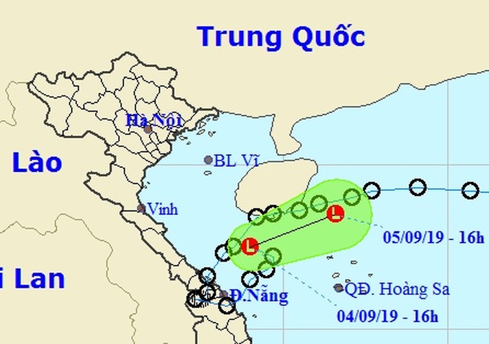 Áp thấp nhiệt đới suy yếu thành vùng áp thấp, miền Trung tiếp tục mưa to - 1 Áp thấp nhiệt đới suy yếu thành vùng áp thấp, miền Trung tiếp tục mưa to - 1