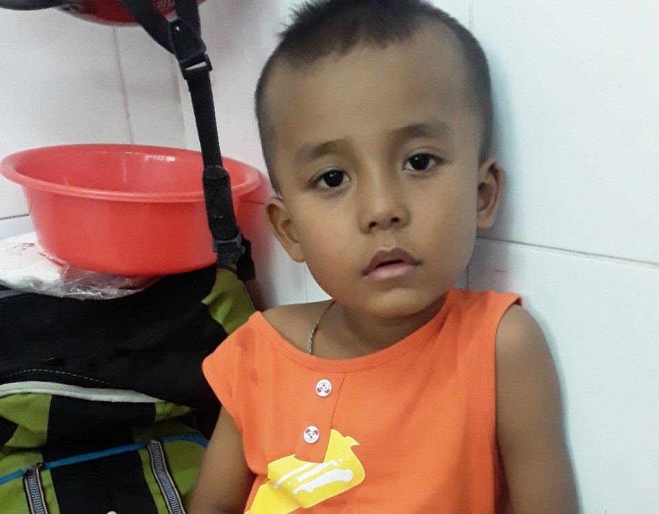 Nhiều người nghe tin cậu bé Khmer qua đời đã khóc ngất đi! - 2 Nhiều người nghe tin cậu bé Khmer qua đời đã khóc ngất đi! - 2