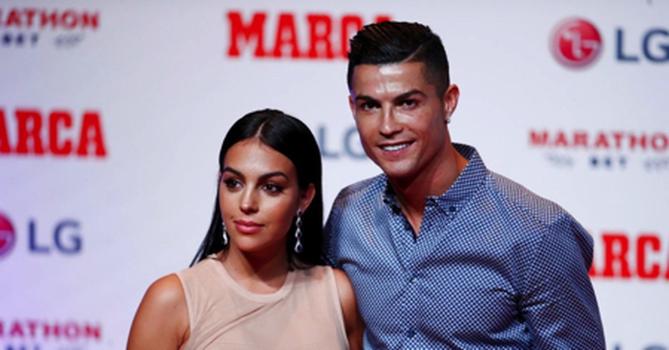 Chứng minh tình yêu bền chặt, C.Ronaldo thêm tên bạn gái vào… di chúc - 1 Chứng minh tình yêu bền chặt, C.Ronaldo thêm tên bạn gái vào… di chúc - 1