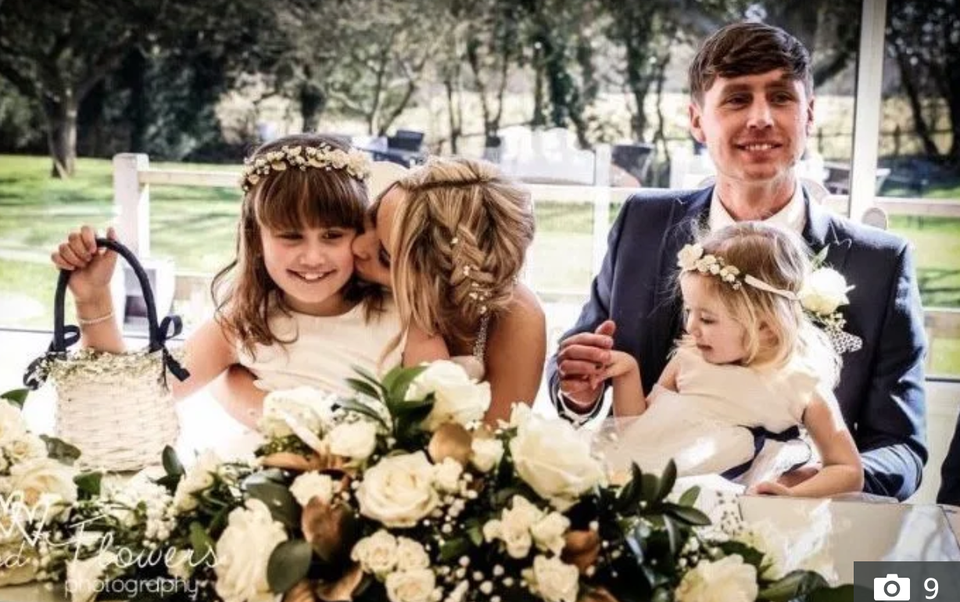 Rớt hàm xem em bé tự rút chân ra khỏi bụng mẹ lúc sinh mổ - 2