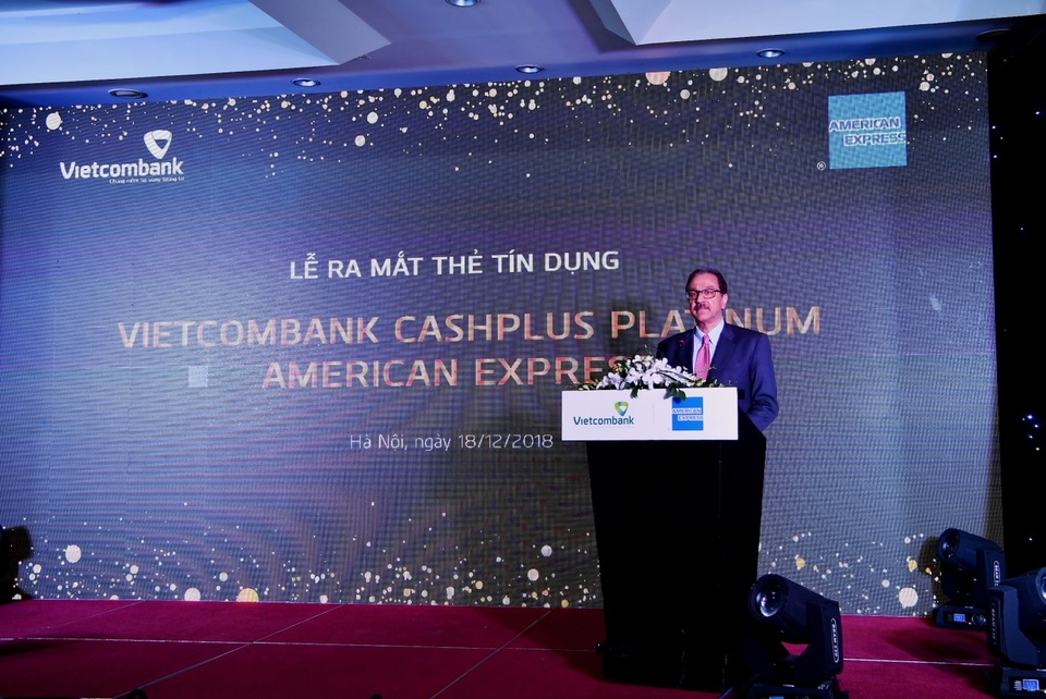 Vietcombank và American Express ra mắt sản phẩm thẻ cao cấp ưu đãi hoàn tiền không giới hạn với các đặc quyền vượt trội về phong cách sống - 1 Vietcombank và American Express ra mắt sản phẩm thẻ cao cấp ưu đãi hoàn tiền không giới hạn với các đặc quyền vượt trội về phong cách sống - 1