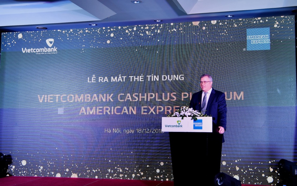 Vietcombank và American Express ra mắt sản phẩm thẻ cao cấp ưu đãi hoàn tiền không giới hạn với các đặc quyền vượt trội về phong cách sống - 2 Vietcombank và American Express ra mắt sản phẩm thẻ cao cấp ưu đãi hoàn tiền không giới hạn với các đặc quyền vượt trội về phong cách sống - 2
