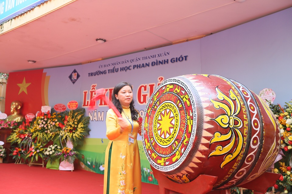 Không khí ngày hội toàn dân đưa trẻ tới trường - 2 Không khí ngày hội toàn dân đưa trẻ tới trường - 2