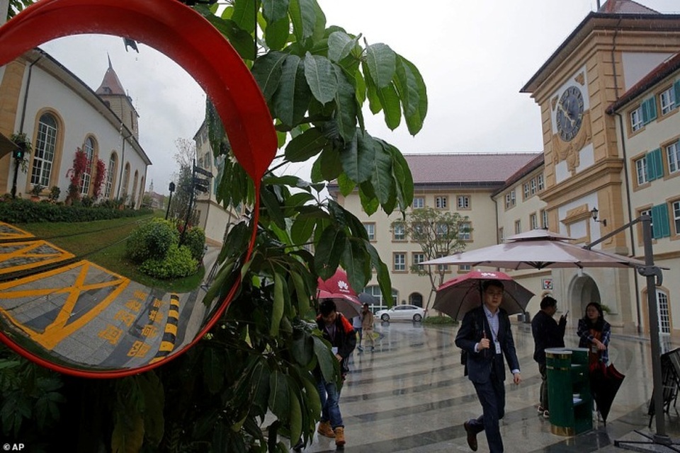 Chiêm ngưỡng tổ hợp văn phòng khủng và xa hoa nhất thế giới - 11