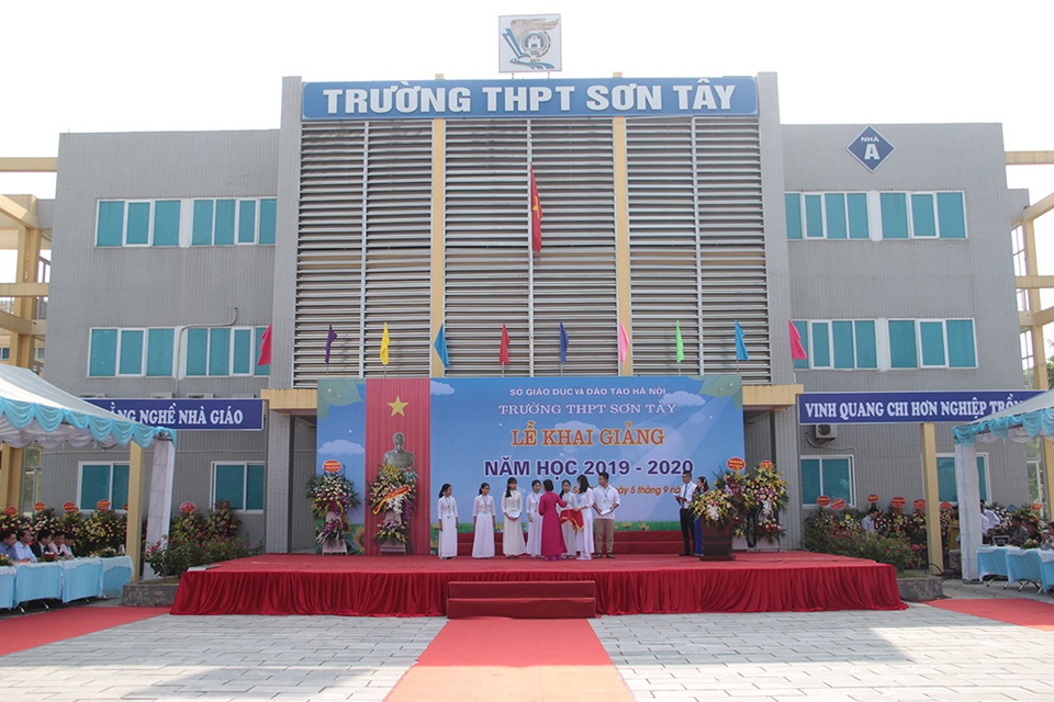 Thủ tướng Nguyễn Xuân Phúc: Dạy chữ đã quan trọng, dạy đức càng quan trọng hơn - 14 Thủ tướng Nguyễn Xuân Phúc: Dạy chữ đã quan trọng, dạy đức càng quan trọng hơn - 14
