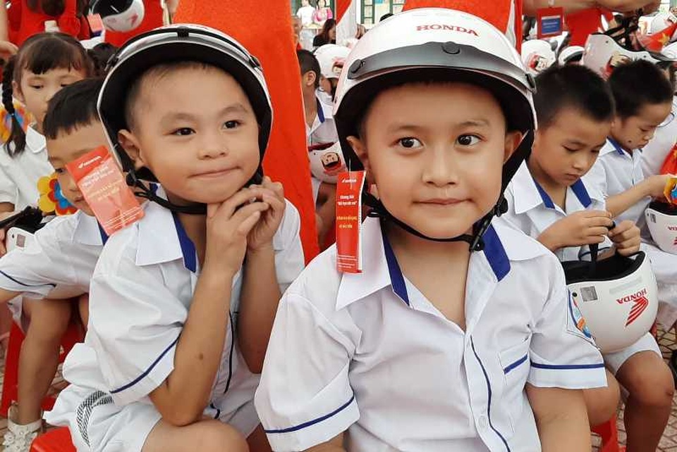 “Giữ trọn ước mơ” cho gần 2 triệu học sinh lớp 1 - 7 “Giữ trọn ước mơ” cho gần 2 triệu học sinh lớp 1 - 7