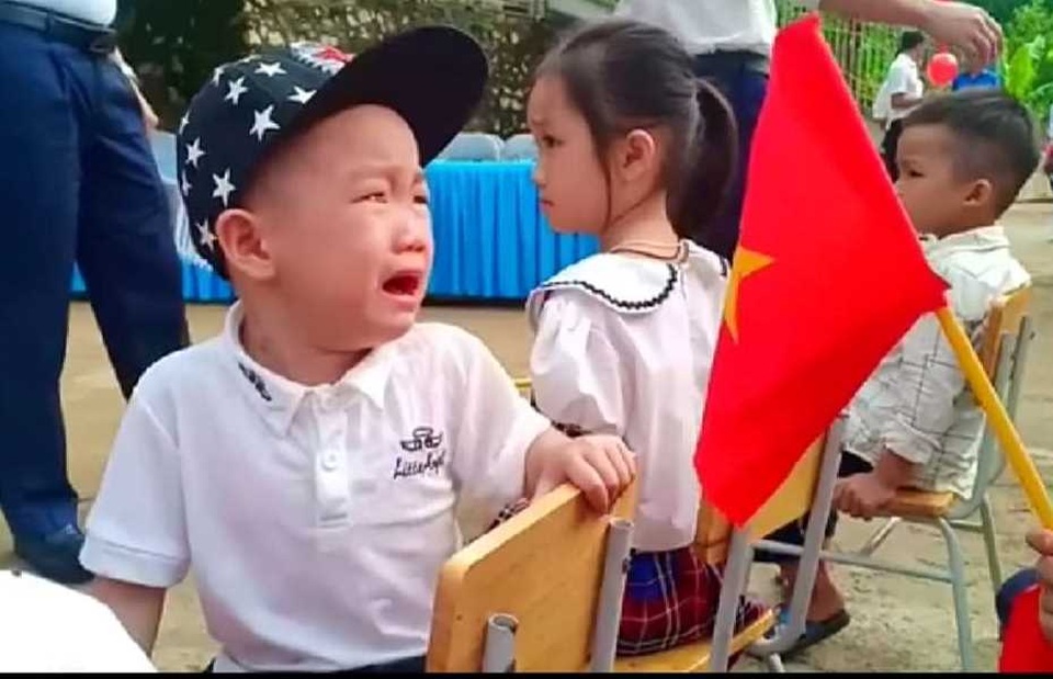 Đáng yêu trẻ vùng cao trong ngày khai giảng năm học mới - 14 Đáng yêu trẻ vùng cao trong ngày khai giảng năm học mới - 14