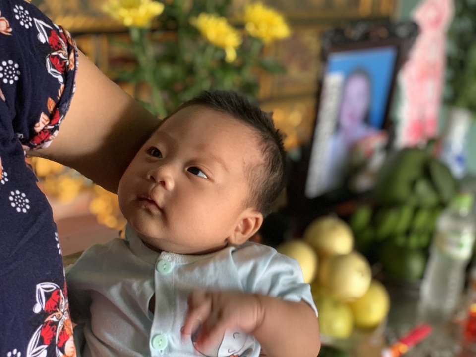 Con dâu tử vong trong vụ thảm án tại Hà Nội: Bé hơn tháng tuổi khóc ngất khát sữa! - 2 Con dâu tử vong trong vụ thảm án tại Hà Nội: Bé hơn tháng tuổi khóc ngất khát sữa! - 2