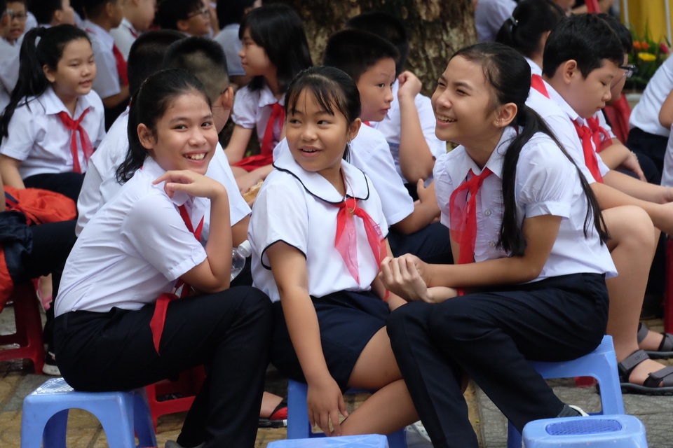 Học trò cả nước náo nức khai giảng năm học mới - 53 Học trò cả nước náo nức khai giảng năm học mới - 53