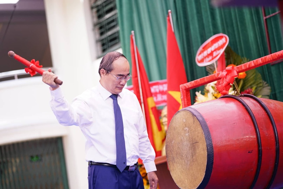 Học trò cả nước náo nức khai giảng năm học mới - 42 Học trò cả nước náo nức khai giảng năm học mới - 42
