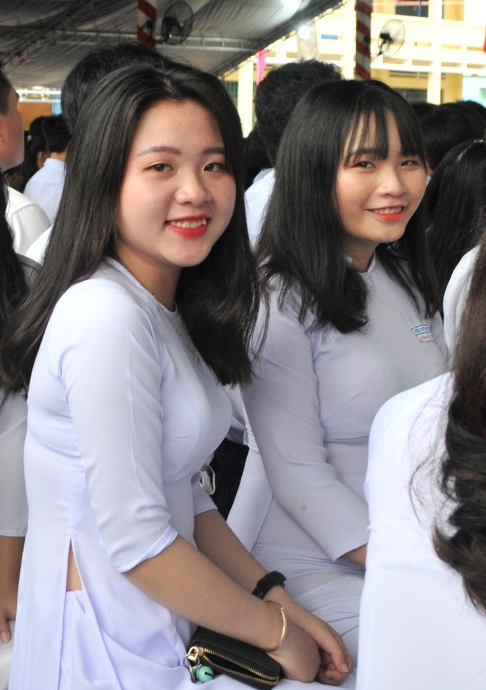 Nét đẹp trong veo của nữ sinh ngôi trường đón chào Chủ tịch quốc hội ngày khai giảng - 5 Nét đẹp trong veo của nữ sinh ngôi trường đón chào Chủ tịch quốc hội ngày khai giảng - 5