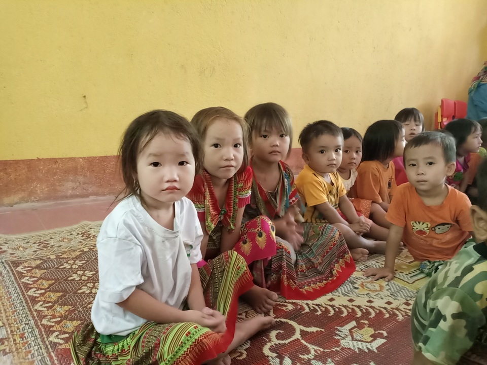 Đáng yêu trẻ vùng cao trong ngày khai giảng năm học mới - 2 Đáng yêu trẻ vùng cao trong ngày khai giảng năm học mới - 2
