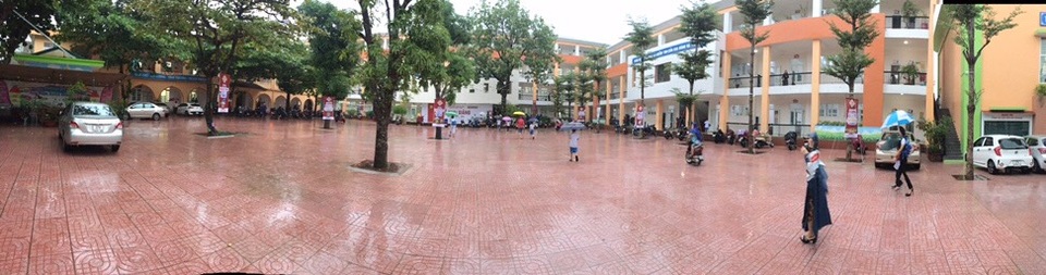 Không khí khai giảng khắp xứ Nghệ: Miền xuôi mưa, biên giới nắng ráo - 4 Không khí khai giảng khắp xứ Nghệ: Miền xuôi mưa, biên giới nắng ráo - 4