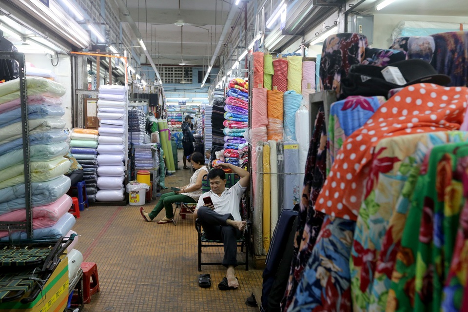 Ghé thăm con đường tơ lụa lâu đời nhất Sài Gòn - 12 Ghé thăm con đường tơ lụa lâu đời nhất Sài Gòn - 12