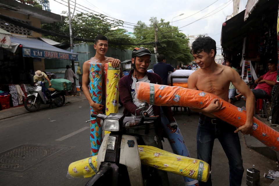 Ghé thăm con đường tơ lụa lâu đời nhất Sài Gòn - 10 Ghé thăm con đường tơ lụa lâu đời nhất Sài Gòn - 10