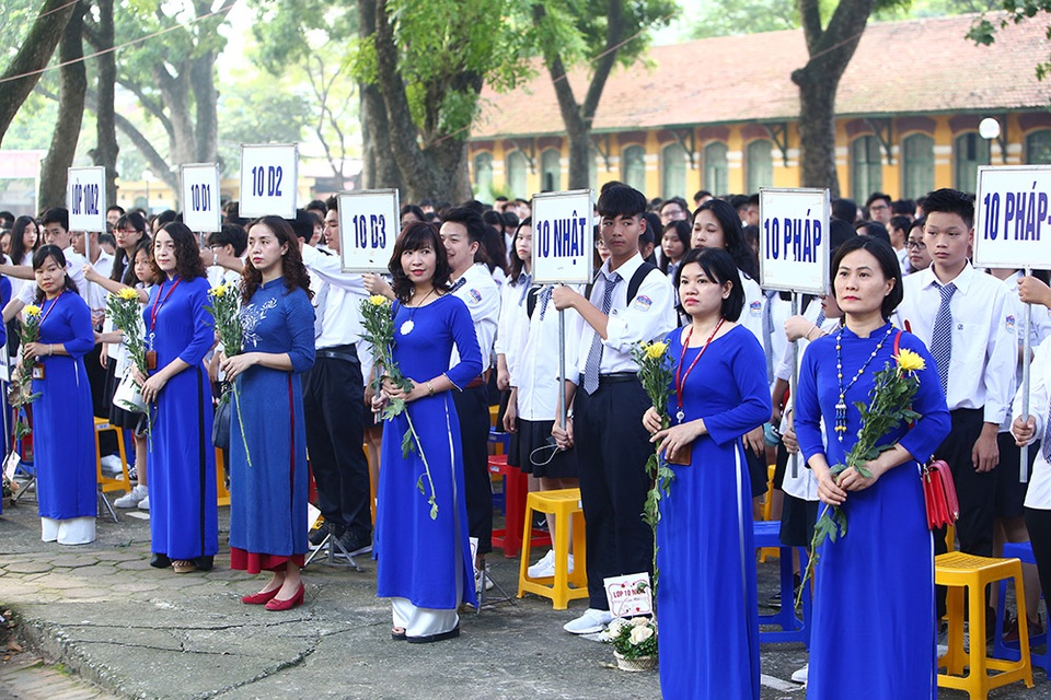 Trường THPT Chu Văn An công bố chứng nhận ID Trường thành viên Cambridge trong lễ khai giảng - 2 Trường THPT Chu Văn An công bố chứng nhận ID Trường thành viên Cambridge trong lễ khai giảng - 2