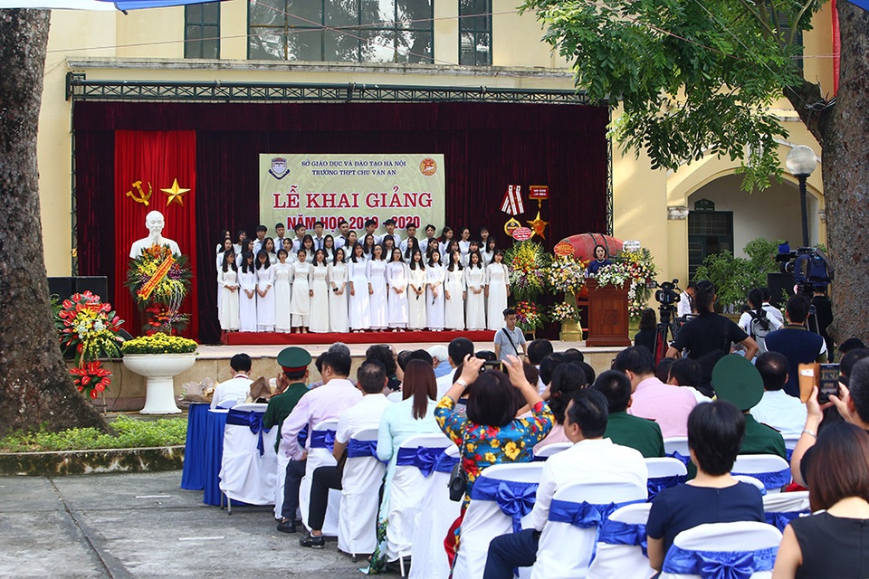 Trường THPT Chu Văn An công bố chứng nhận ID Trường thành viên Cambridge trong lễ khai giảng - 5 Trường THPT Chu Văn An công bố chứng nhận ID Trường thành viên Cambridge trong lễ khai giảng - 5