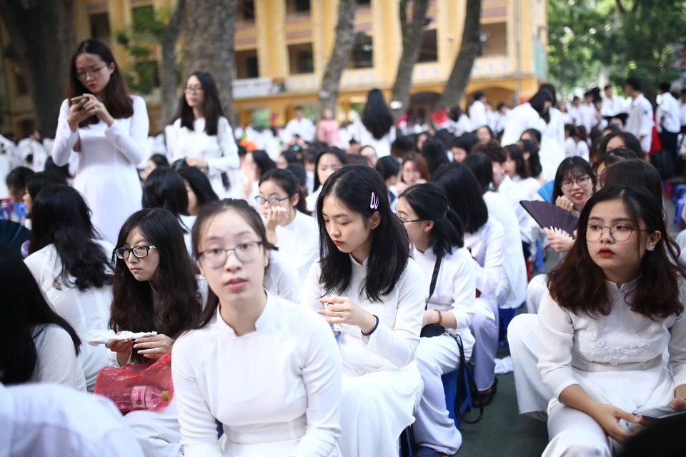 Học trò cả nước náo nức khai giảng năm học mới - 18 Học trò cả nước náo nức khai giảng năm học mới - 18