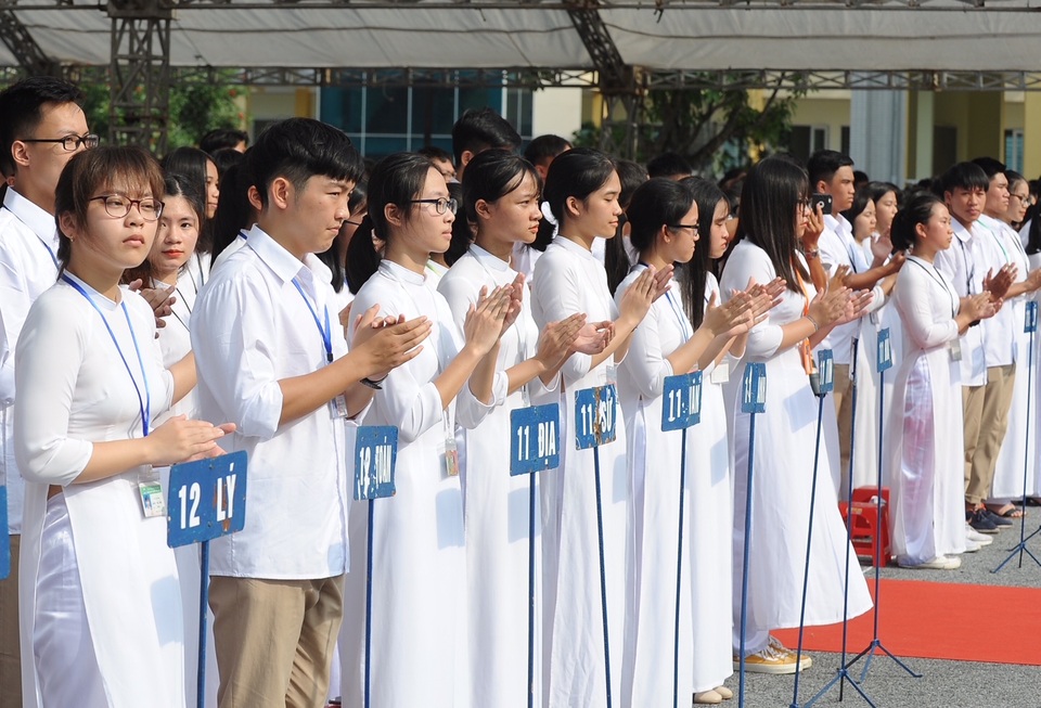 Thủ tướng Nguyễn Xuân Phúc: Dạy chữ đã quan trọng, dạy đức càng quan trọng hơn - 3 Thủ tướng Nguyễn Xuân Phúc: Dạy chữ đã quan trọng, dạy đức càng quan trọng hơn - 3