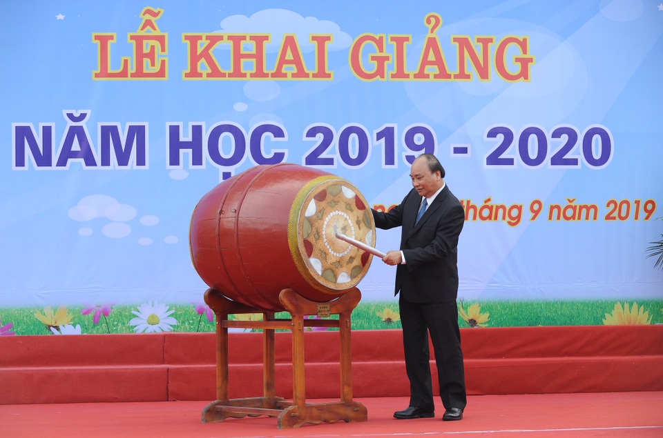 Thủ tướng Nguyễn Xuân Phúc: Dạy chữ đã quan trọng, dạy đức càng quan trọng hơn - 6 Thủ tướng Nguyễn Xuân Phúc: Dạy chữ đã quan trọng, dạy đức càng quan trọng hơn - 6