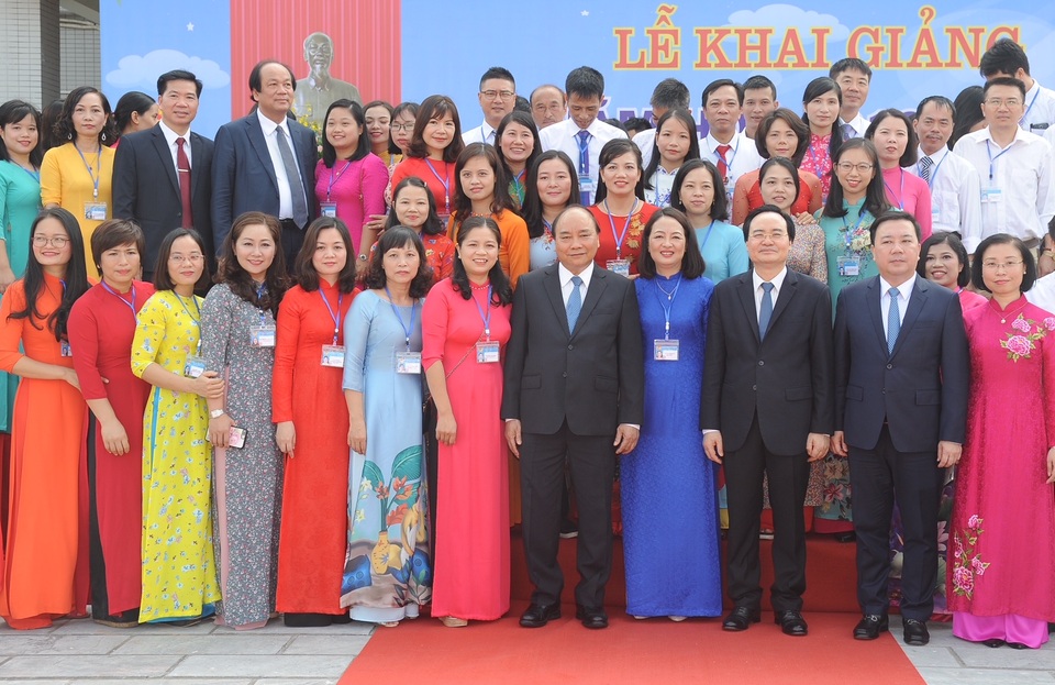Thủ tướng Nguyễn Xuân Phúc: Dạy chữ đã quan trọng, dạy đức càng quan trọng hơn - 5 Thủ tướng Nguyễn Xuân Phúc: Dạy chữ đã quan trọng, dạy đức càng quan trọng hơn - 5