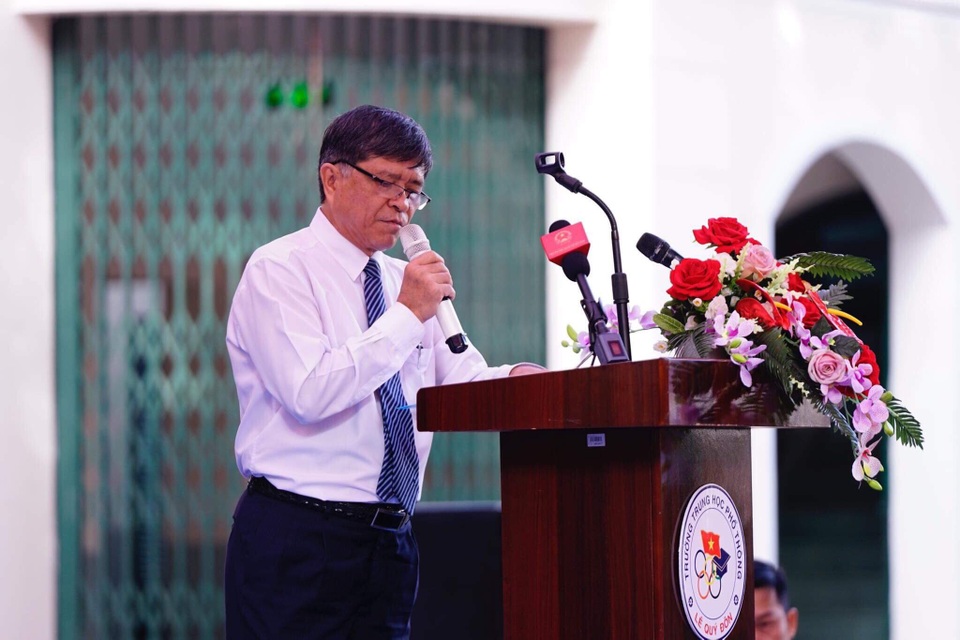 Học trò cả nước náo nức khai giảng năm học mới - 40 Học trò cả nước náo nức khai giảng năm học mới - 40