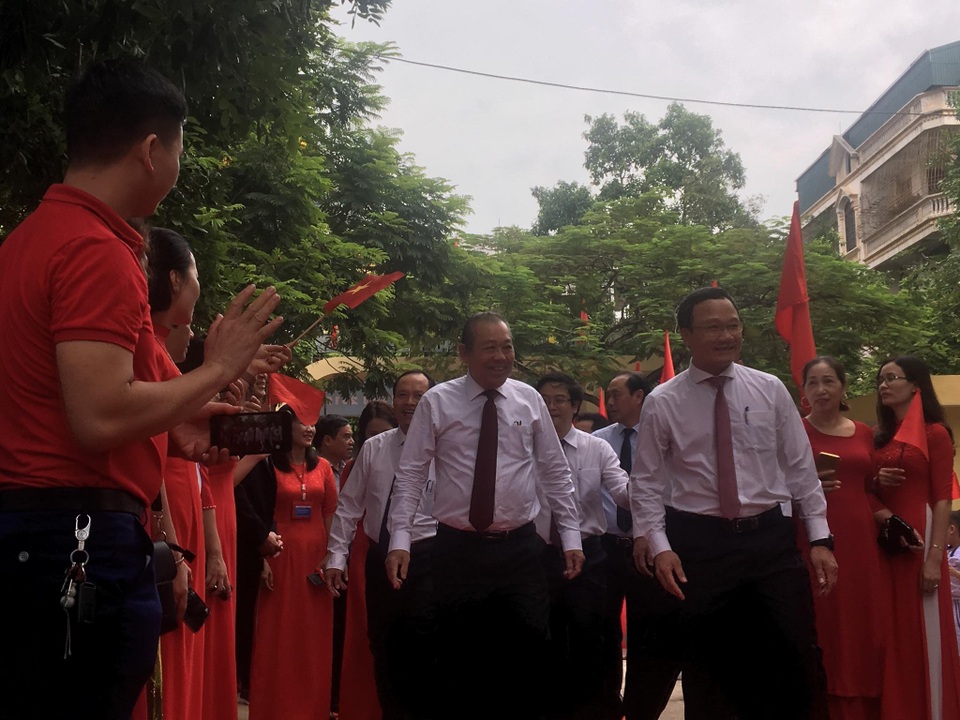 Học trò cả nước náo nức khai giảng năm học mới - 9 Học trò cả nước náo nức khai giảng năm học mới - 9