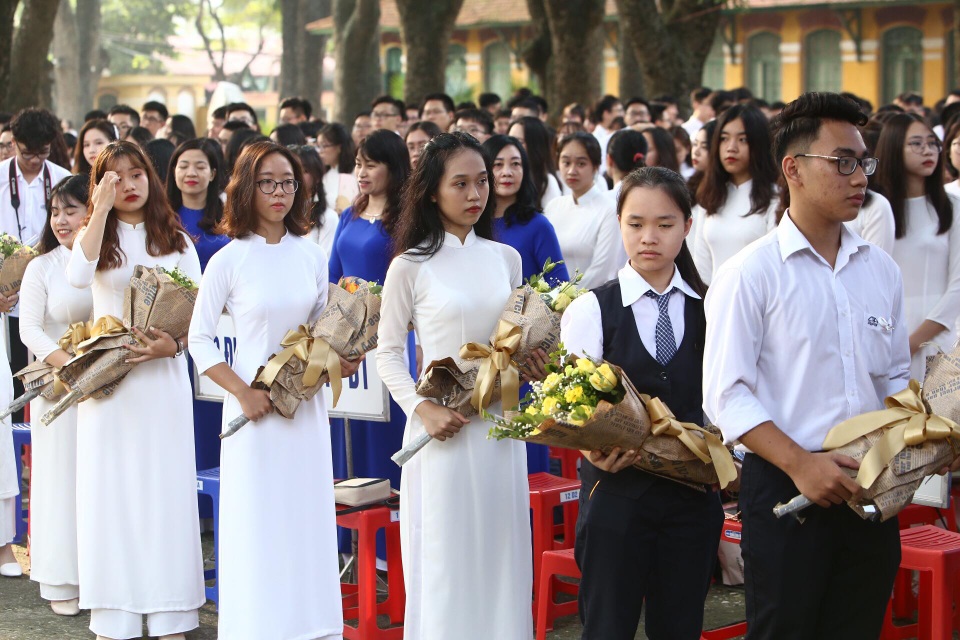 Học trò cả nước náo nức khai giảng năm học mới - 21 Học trò cả nước náo nức khai giảng năm học mới - 21
