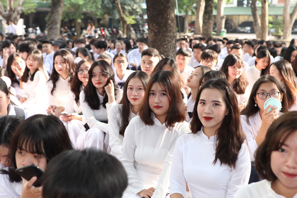 Học trò cả nước náo nức khai giảng năm học mới - 33 Học trò cả nước náo nức khai giảng năm học mới - 33