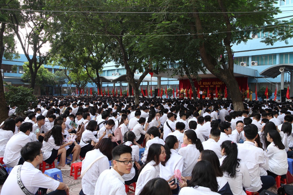 Học trò cả nước náo nức khai giảng năm học mới - 34 Học trò cả nước náo nức khai giảng năm học mới - 34