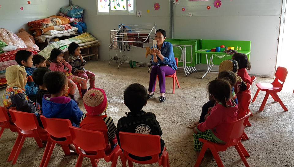 Hai cô giáo hy sinh tuổi xuân để làm mẹ của 17 đứa trẻ H’Mông - 5 Hai cô giáo hy sinh tuổi xuân để làm mẹ của 17 đứa trẻ H’Mông - 5